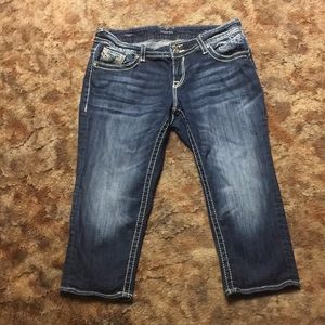 Size 14 Vigoss Capris!